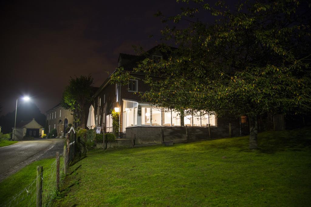 Welsden Dertien Bed & Breakfast Margraten Exterior foto